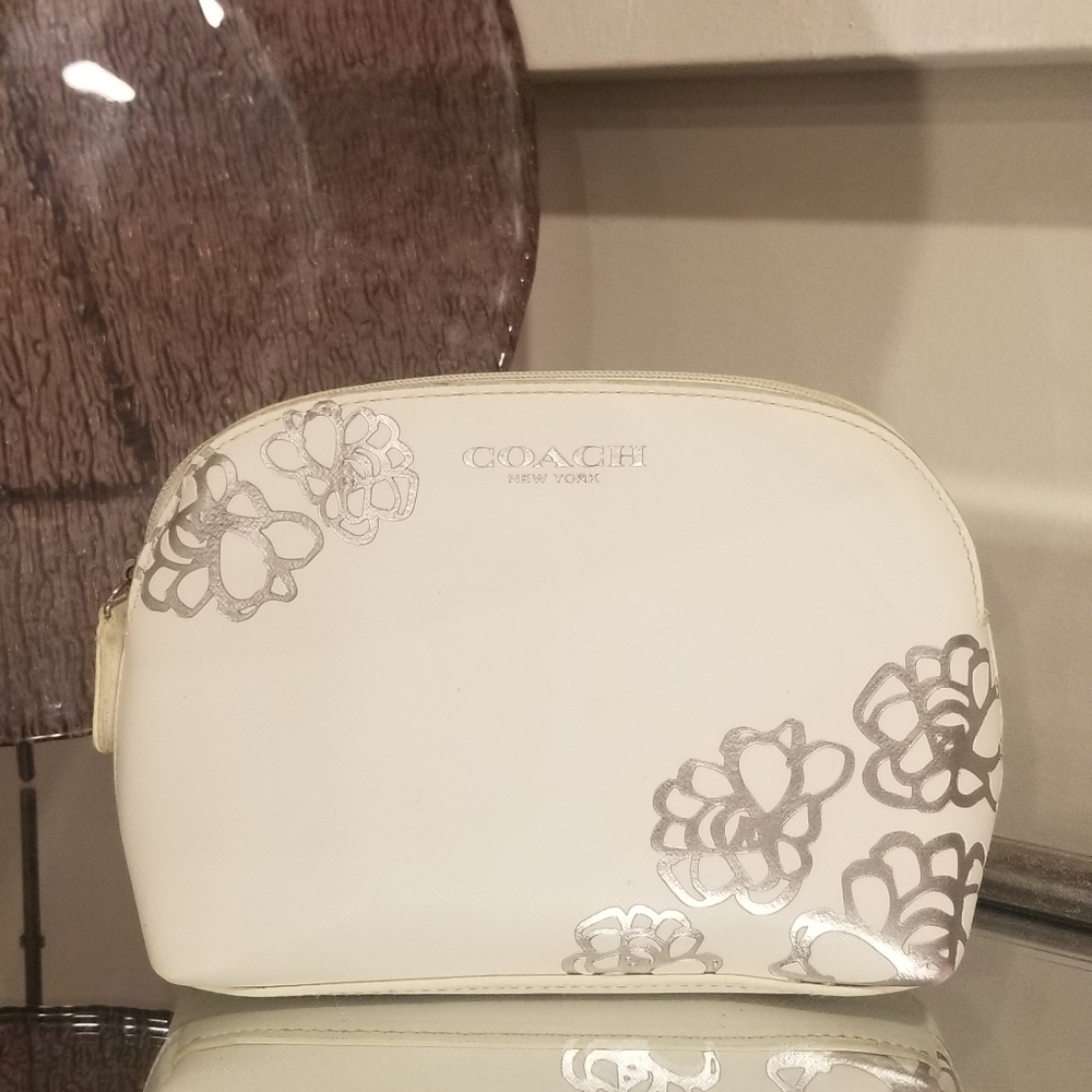 COACH Medium Cosmetics Case 8"×6"